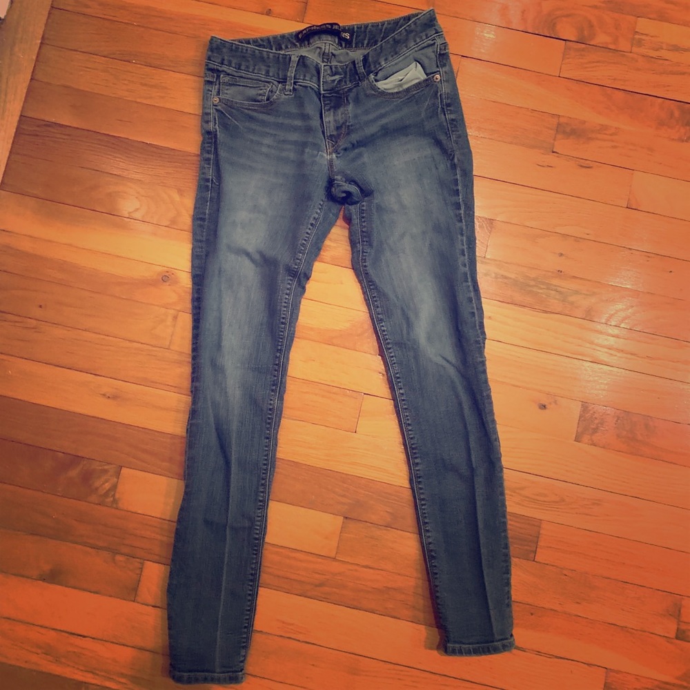 Express skinny jeans barely won no rips